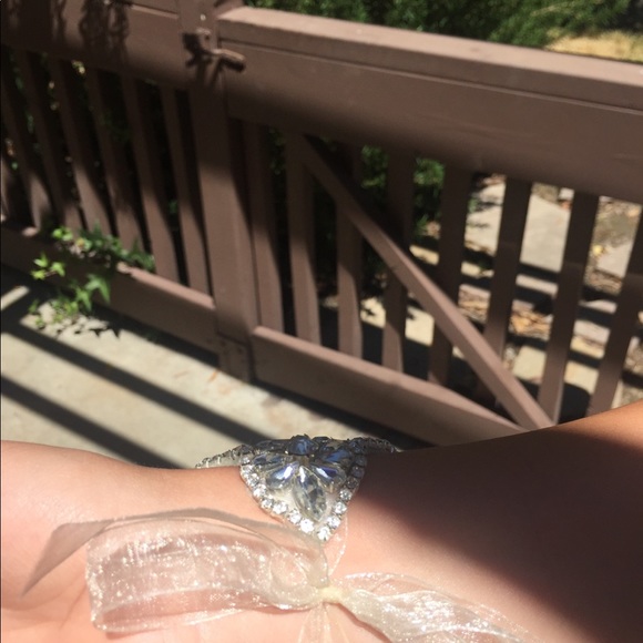 Stunning bridal wrist cuff and hair comb! - Picture 5 of 8